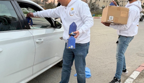 "كهرباء القدس" تنفذ مبادرة «هلّ هلال الخير» في رام الله قبيل الإفطار