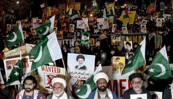 باكستان: قتلى وجرحى في احتجاجات كراتشي على اغتيال خامنئي