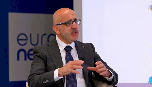 وزير المالية: ستبقى الحكومة ملتزمة بصرف الرواتب بنسب تحددها الإمكانيات المالية المتاحة