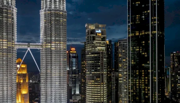 الأموال تتدفق إلى ماليزيا بينما تهز حرب إيران أسواق آسيا