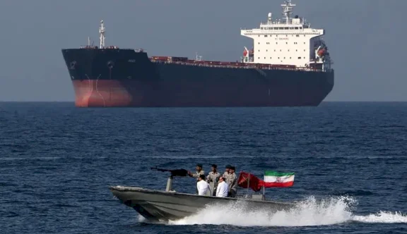 خطة معقدة من 3 مراحل.. التفاصيل المحتملة لمعركة فتح مضيق هرمز