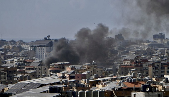 غارات إسرائيلية مكثفة على لبنان تخلف شهداء وتوسّع النزوح