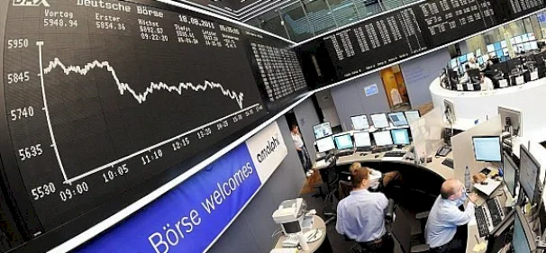 الأسهم الأوروبية تتراجع وسط تقييم المستثمرين للمحادثات الأميركية الإيرانية