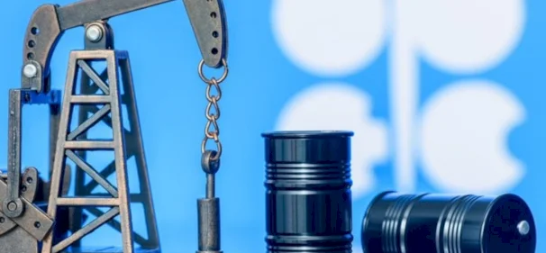 بلومبرغ: "أوبك+" بصدد زيادة إمدادات النفط اليوم