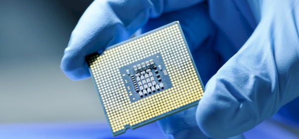 توقعات بتجاوز مبيعات أشباه الموصلات تريليون دولار في 2026