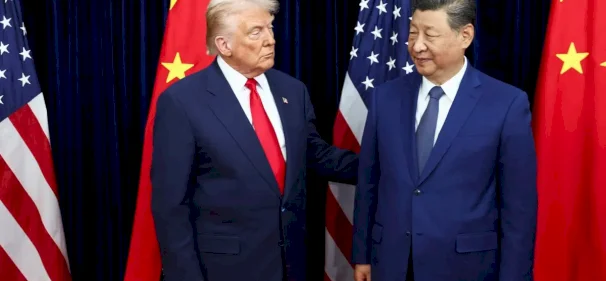 شي يكسب نفوذاً تفاوضياً قبل قمة ترمب بعد تراجع أميركا عن الرسوم