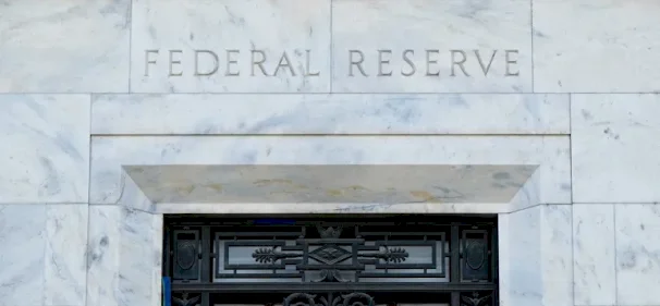 النمو أم مكافحة التضخم.. الحرب على إيران تربك حسابات البنوك المركزية