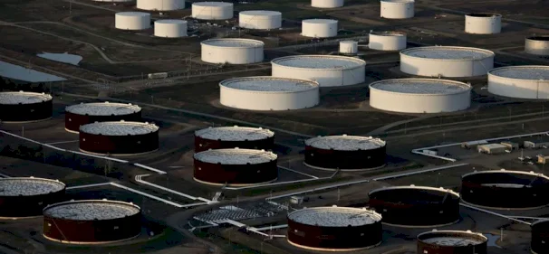 الوكالة الدولية للطاقة تقرر الإفراج عن 400 مليون برميل من الاحتياطيات النفطية