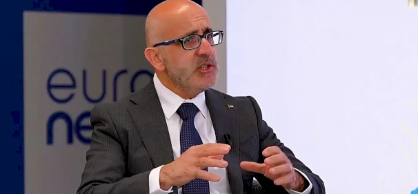 وزير المالية: ستبقى الحكومة ملتزمة بصرف الرواتب بنسب تحددها الإمكانيات المالية المتاحة