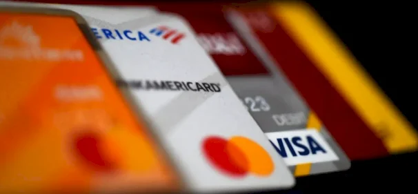 بنوك بريطانية تبحث إنشاء بديل وطني لفيزا وماستركارد