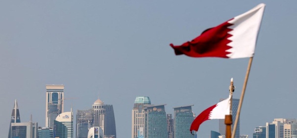 القطاع الخاص القطري غير النفطي يدخل دائرة الانكماش في مارس متأثراً بظروف الحرب