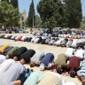40 ألفا يؤدون صلاة الجمعة في المسجد الأقصى