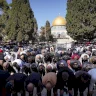 45 ألفا يؤدون صلاة الجمعة في المسجد الأقصى