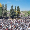 45 ألفا يؤدون صلاة الجمعة في المسجد الأقصى