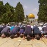 40 ألفا يؤدون صلاة الجمعة في المسجد الأقصى