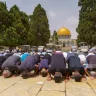 40 ألفا يؤدون صلاة الجمعة في المسجد الأقصى