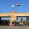 مصر تعلق على التظاهرات أمام سفاراتها.. وترد على 10 "ادعاءات" حول معبر رفح ومساعدات غزة