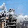 شهداء ومصابون في قصف الاحتلال وسط وجنوب قطاع غزة