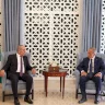 رئيس وزراء الأردن لنائب الرئيس الفلسطيني: "نقف لجانبكم"
