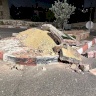 الاحتلال يهدم نصباً تذكارياً لشهيدين في مدينة البيرة (صور)