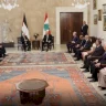 الرئيس عباس خلال لقائه نظيره اللبناني: مخيمات اللاجئين الفلسطينيين في لبنان هي تحت سيادة الدولة والجيش