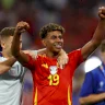 برشلونة تقترب من الإعلان الرسمي لتجديد عقد نجمه لامين جمال