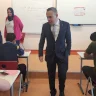 السفير أبو الرب يتفقد الاستعدادات النهائية لعقد امتحانات "التوجيهي" في مجمع المدارس الفلسطينية بالدوحة