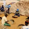 مأساة في السودان: مقتل 50 شخصًا إثر انهيار منجم ذهب