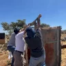 أهالي المزرعة الشرقية و"الجدار والاستيطان" يزيلون بؤرة رعوية للمستعمرين