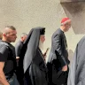 نتنياهو يهاتف البابا وبطريرك القدس يزور كنيسة دير اللاتين بغزة