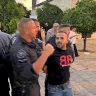 فيديو: الشرطة الإسرائيلية تقمع مسيرة تضامنية مع غزة في حيفا
