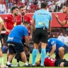 جدلاً تحكيمياً يُسيطر على مباراة برشلونة