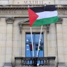 رغم الاعتراف بفلسطين.. الحكومة الفرنسية تأمر المباني الحكومية بإنزال العلم الفلسطيني