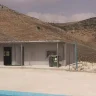 כוחות הכיבוש והמתנחלים פורצים לבית ספר אתגר באבזיק שבצפון טוברוק