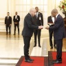 L'ambassadeur Sharif Malouh remet ses lettres de créance au président angolais en tant qu'ambassadeur extraordinaire de l'État de Palestine