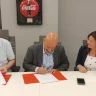 La société des boissons nationales et le club De La Salle de Jérusalem signent un accord de parrainage pour l'équipe de basketball senior