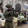 איך ישראל חונקת את כלכלת הגדה המערבית?