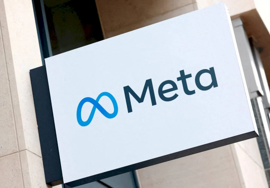 Meta suspends teenagers access to artificial intelligence characters worldwide