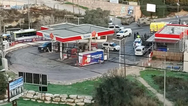 الاحتلال يطلق النار على مستوطن يحمل سكيناً في محطة كدوميم - وكالة صدى نيوز