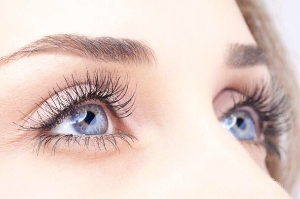 أعراض تشير إلى إصابتك بالتهاب خطير في العين