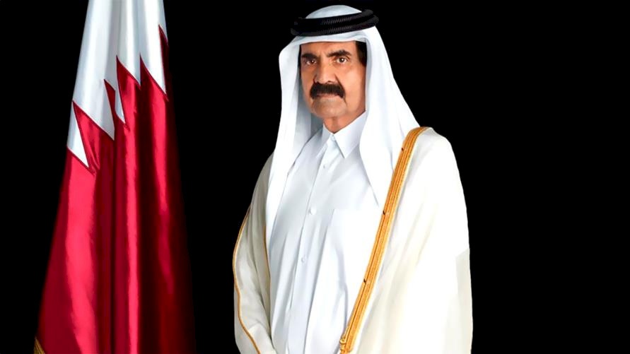 شاهد مقاطع فيديو تثير الشكوك حول الوضع الصحي لأمير قطر السابق