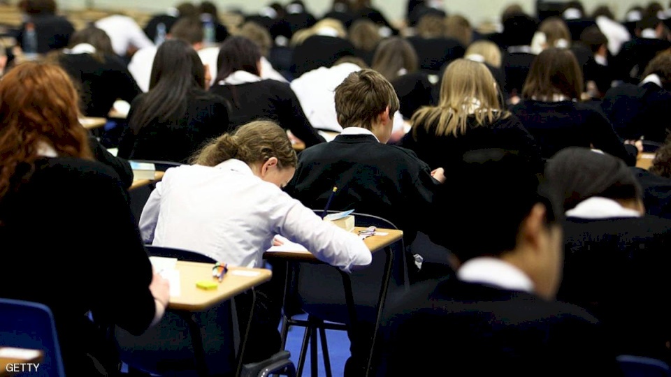 بريطانيا: عقاب غير مسبوق على أولياء الأمور إذا تأخر أبناؤهم عن المدرسة