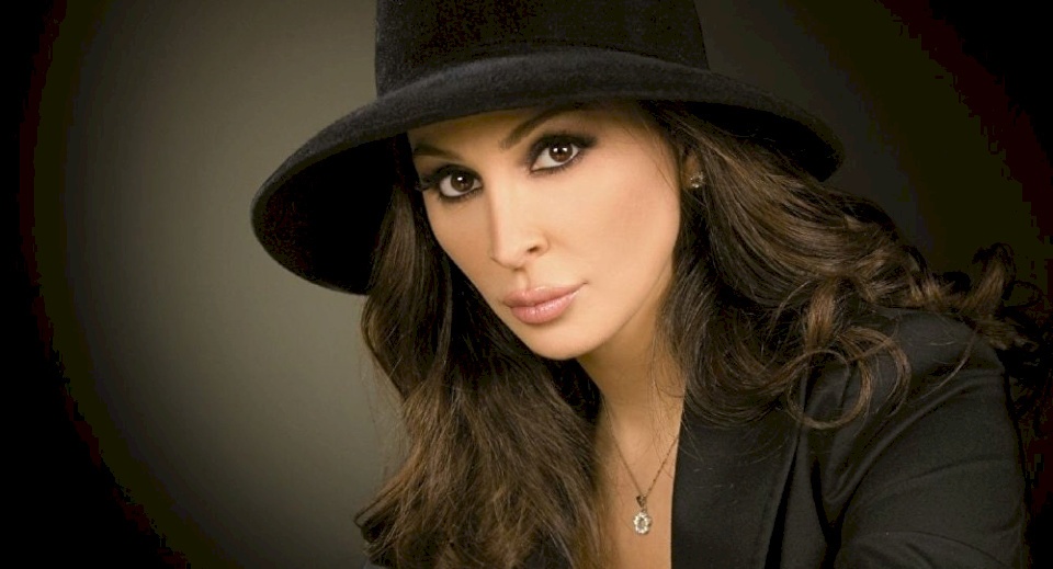 قبل إليسا... 5 نجمات عربيّات هزمن سرطان الثدي بصمت