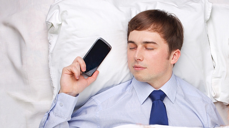 ما نتائج دراسة على 800 شخص تركوا هواتفهم بقرب أدمغتهم؟