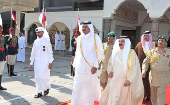 تطور الازمة.. البحرين تههد من يزور قطر من مواطنيها