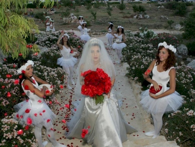 بمناسبة مرور 10 سنوات على زواجها.. صور نادرة من زفاف سيرين عبد النور