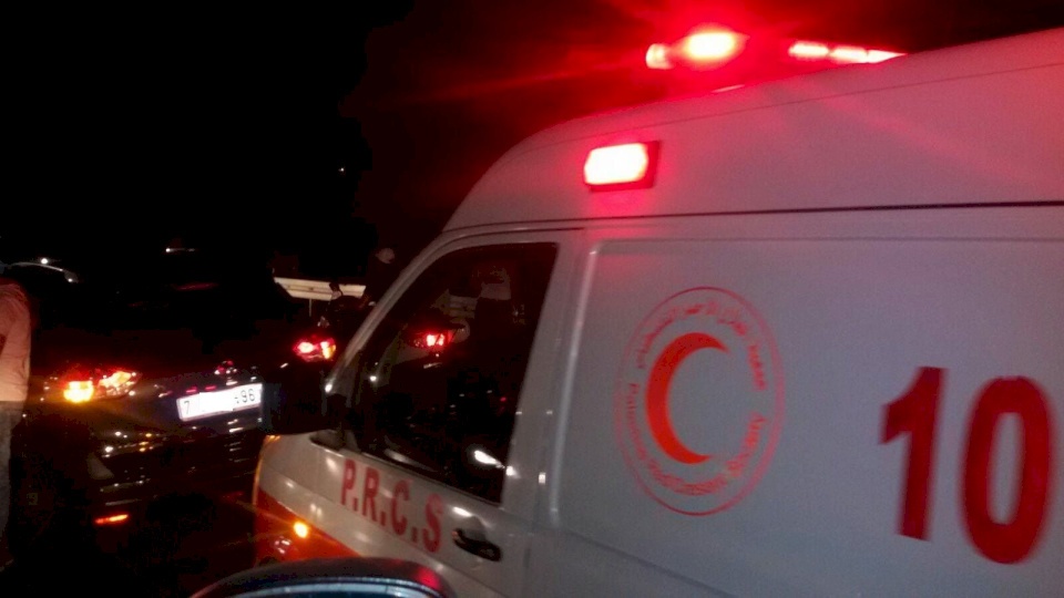 مستوطن يدهس شابا قرب قلقيلية 