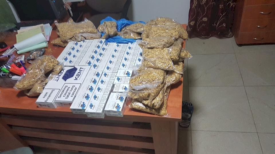 صور/ طريقة جديدة لتهريب السجائر