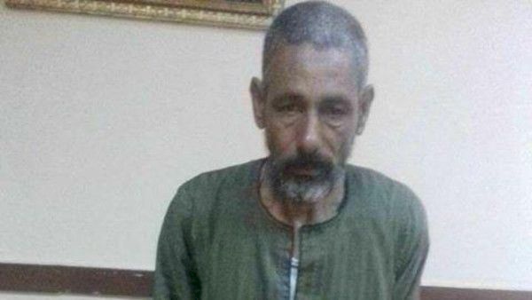 هذا هو الأب قاتل ابنه رمياً بالرصاص في مصر