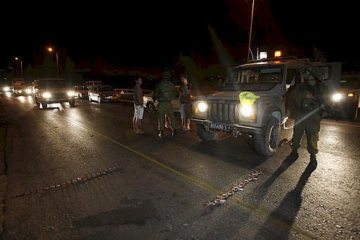 الخليل: مسيرات للمستوطنين ورشق حجارة على مركبات المواطنين
